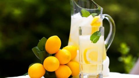 تعرفي على فوائد عصير الليمون للجسم