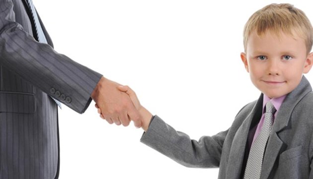 كيف تبدئين فن الإيتيكيت مع طفلك