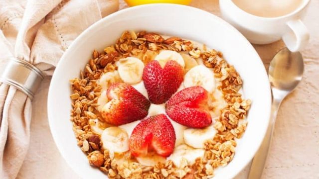 أطعمة أساسية لوجبة إفطار صحية