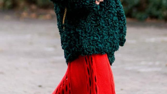 إطلالة بألوان الكريسماس.. هل تجرئين؟