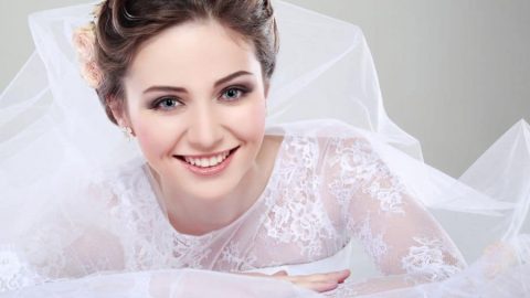 ماسكات طبيعية لبشرة مشرقة يوم زفافك