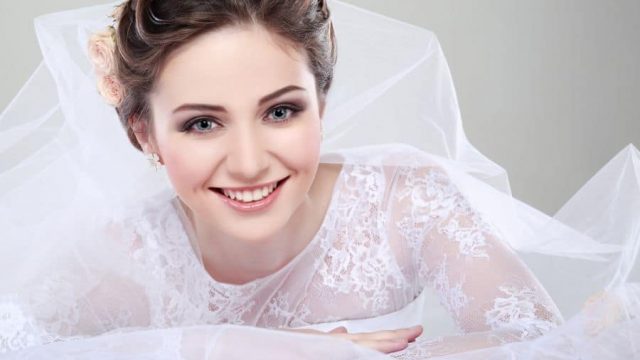 ماسكات طبيعية لبشرة مشرقة يوم زفافك