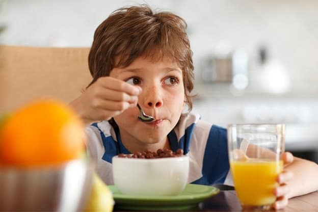 الأسباب النفسية التي تؤدي إلى زيادة الوزن عند الطفل