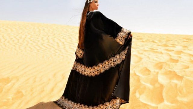 شاهدي أجمل موديلات العبايات العصرية