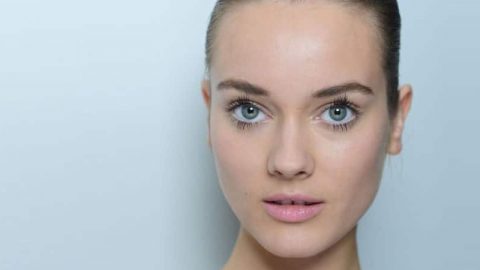 عوامل خارجية تضر ببشرتك.. تجنبيها