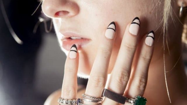 تعرفي على صيحات مناكير ربيع وصيف 2017