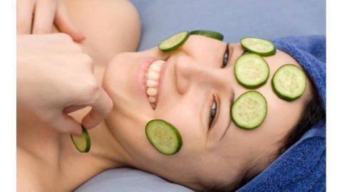 5 وصفات طبيعية لمكافحة جفاف البشرة