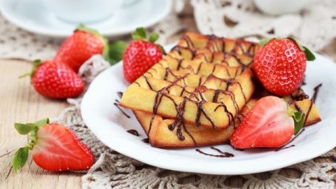 ألذ وصفة لتجهيز الوافل مع صلصة الشوكولاته في المنزل