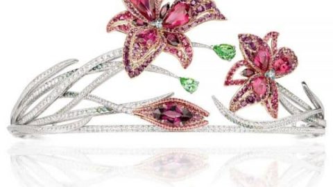 تألقي بمجوهرات التوباز الأحمر مطلع هذا العام