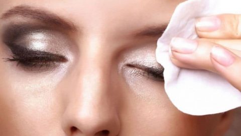 كيفية إزالة مكياج السهرات بسهولة