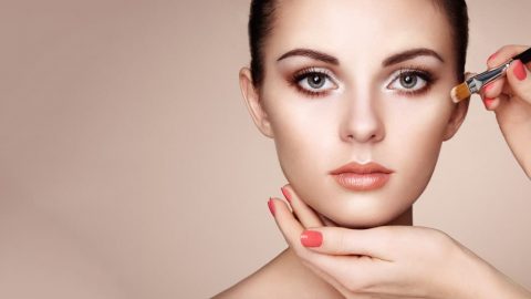 5 مستحضرات تجميل تهبك إطلاله طبيعية