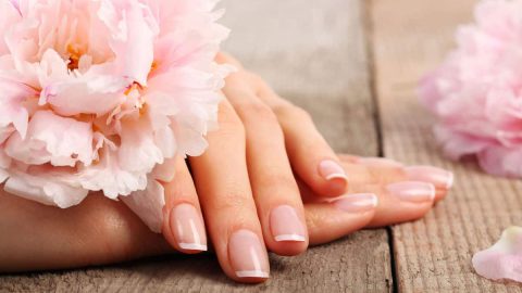 زيت الزيتون و بلسم الشعر لعلاج الأظافر!