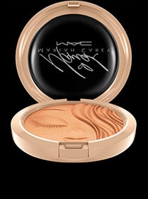 بودرة هايلايتر