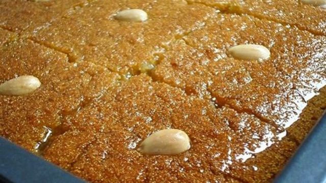 أسهل وصفة لتجهيز حلي السميد بالقرفة