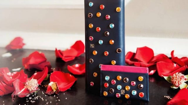 مجموعة حقائب Carolina Herrera لأناقة ملونة هذا الربيع