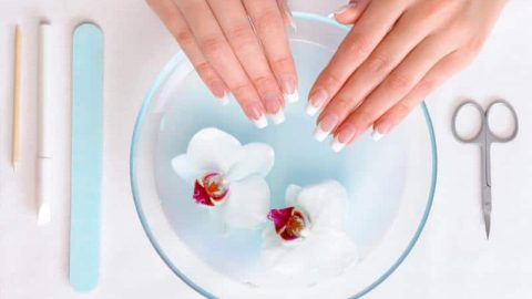 جربي قناع السكر لتحصلي على أظافر صحية ورائعة