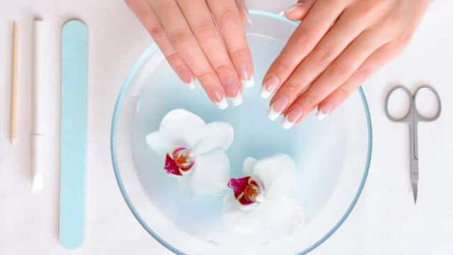 جربي قناع السكر لتحصلي على أظافر صحية ورائعة