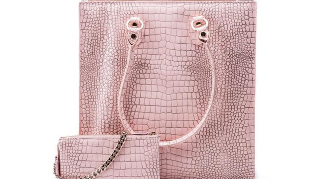 إطلالتك أجمل مع حقائب بلون الزهور الباستيلية