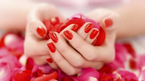 كيف تجعلين أصابع اليد الممتلئة تبدو أنحف؟