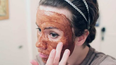 إليك قناع جوزة الطيب لعلاج ندوب الجسم