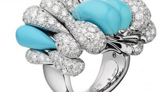 مجوهرات الفيروز الأزرق لإطلالة فخمة بلون السماء