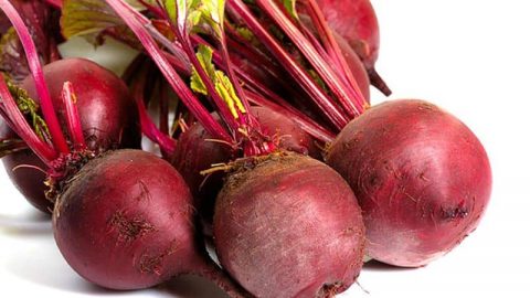 تعرفي على أبرز أنواع العصائر الطبيعية للعناية بالبشرة