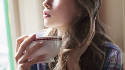 8 أطعمة تخفف من التهاب الحلق