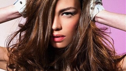 جربي قناع الكاكاو لتعزيز لون الشعر البني المصبوغ