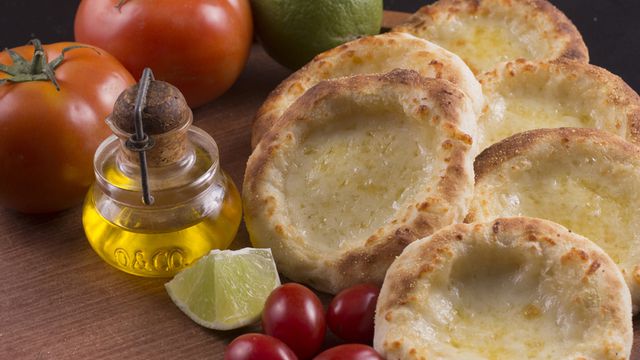 أسهل وصفة لتجهيز وصفة المناقيش بجبنة الغودا