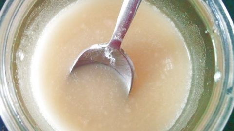 اصعي بنفسك مزيل عرق طبيعي في المنزل