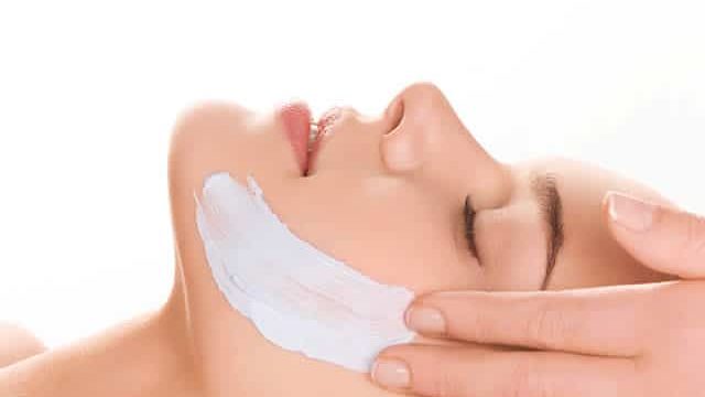 جربي هذه الماسكات للبشرة الحساسة