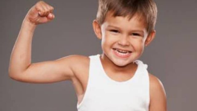 اقتراحات تساعد في تقوية شخصية الطفل