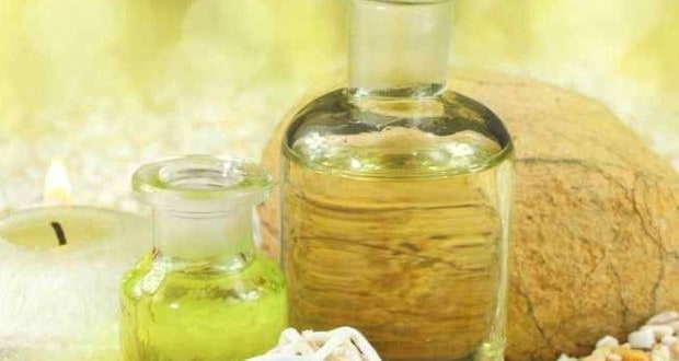 زيت استحمام طبيعي باستخدام زيت اللوز والأفوكادو