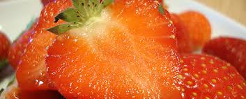 وصفة الفراولة لتبييض الأسنان