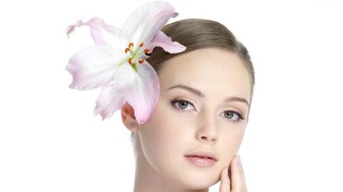 مكونات طبيعية ستخلصك من حب الشباب