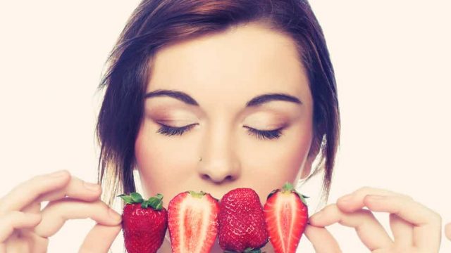 أطعمة تحارب التجاعيد وتحافظ على شباب بشرتك