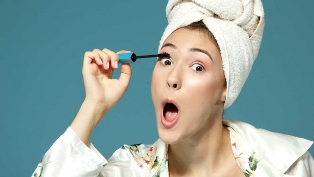 تجنبي هذه الأخطاء الشائعة لمنع تساقط رموشك