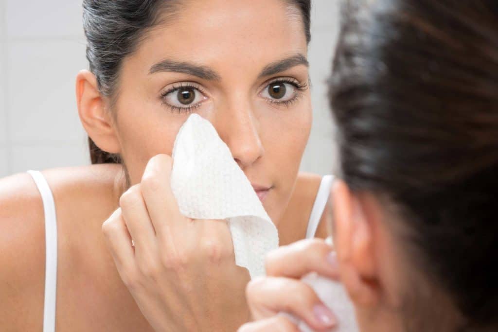 علاج تساقط الرموش