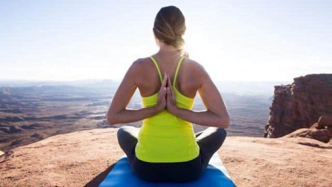 فوائد ممارسة اليوغا الصحية و النفسية