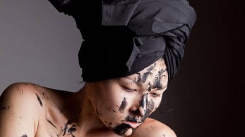 ماسك الفحم للعناية بالبشرة