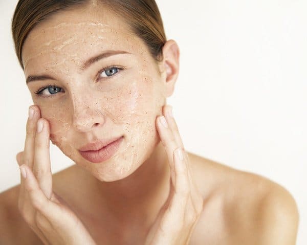 كريمات طبيعية لسنفرة العروس