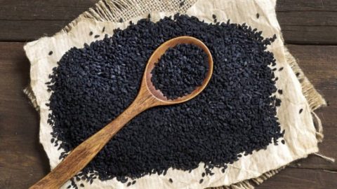 تعرفي على الفوائد الصحية للحبة السوداء