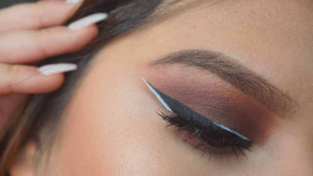 صيحة الأيلاينر الأبيض لإطلالة عصرية وجريئة