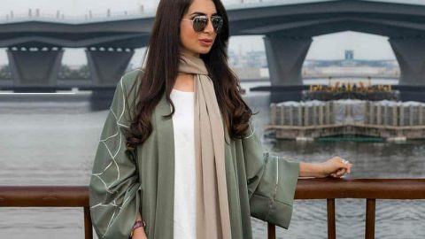 عبايات أنيقة باللون الأخضر لموسم ربيع 2017