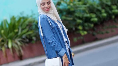 للمحجبات: كيف تنسقين قميص الجينز لهذا الموسم؟