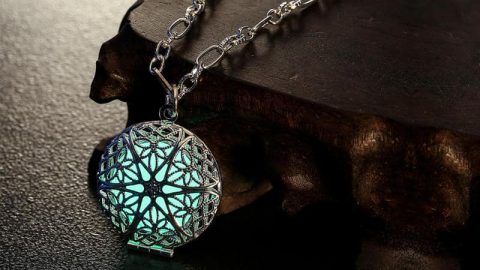 عقود بتصاميم دائرية لأناقة عصرية هذا الموسم