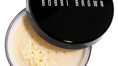 استخدمي البودرة الحرة لبشرة ناعمة وماكياج ثابت