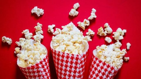 أسهل طريقة لتحضير الفشار لأطفالك