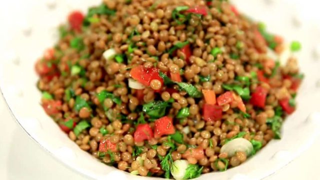 خطوات تجهيز سلطة العدس