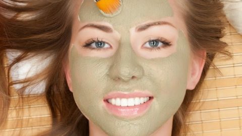 قناع الطين والعسل للبشرة المختلطة